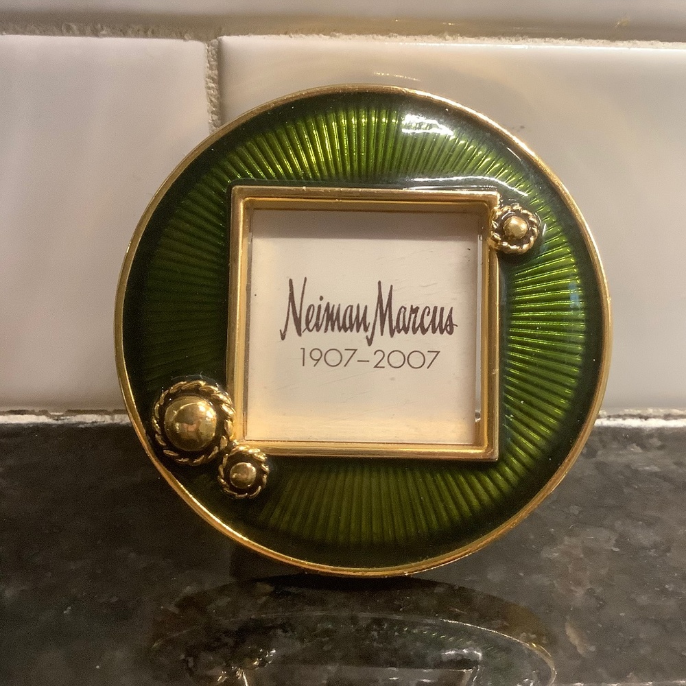 Jay Strongwater Miniature Green Neiman Marcus Commemorative Frame w/Stand/Clip